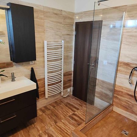 Apartman Dominika Lägenhet Rovinka Exteriör bild
